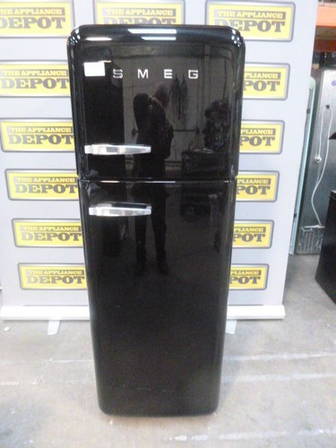 Smeg fridge freezer - smeg,